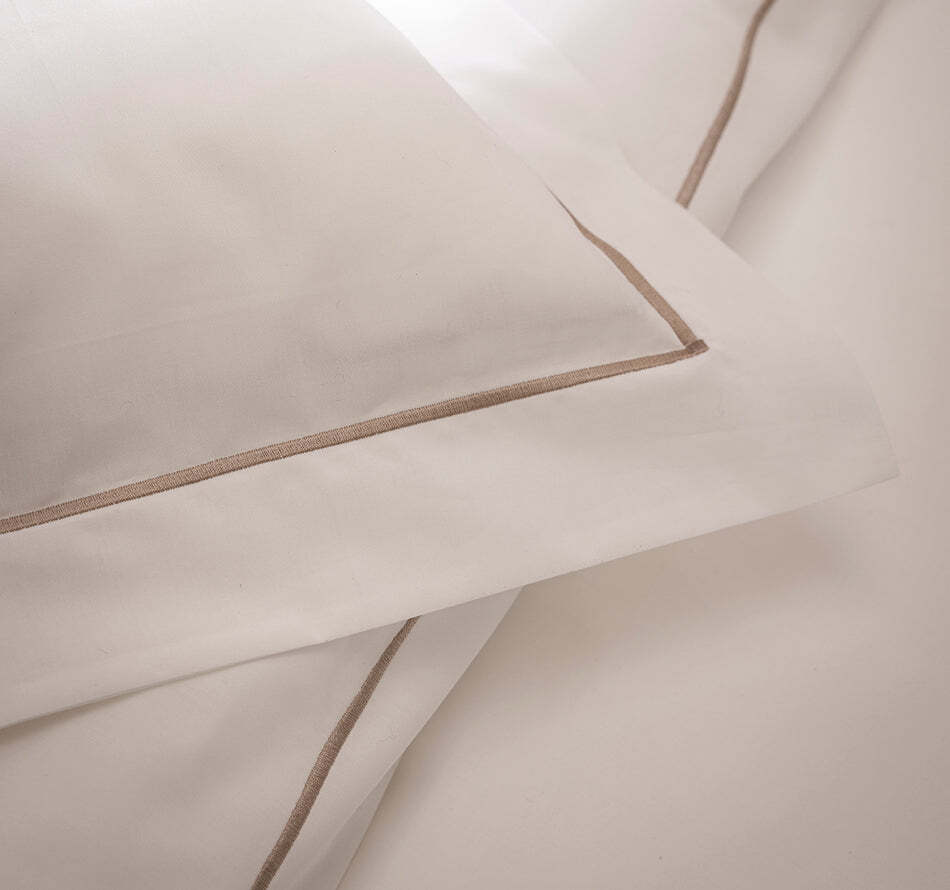Комплект постельного белья Sardigna WHITE/BEIGE дизайнерская мягкая мебель Комплект постельного белья Sardigna WHITE/BEIGE - мебель от Como Casa